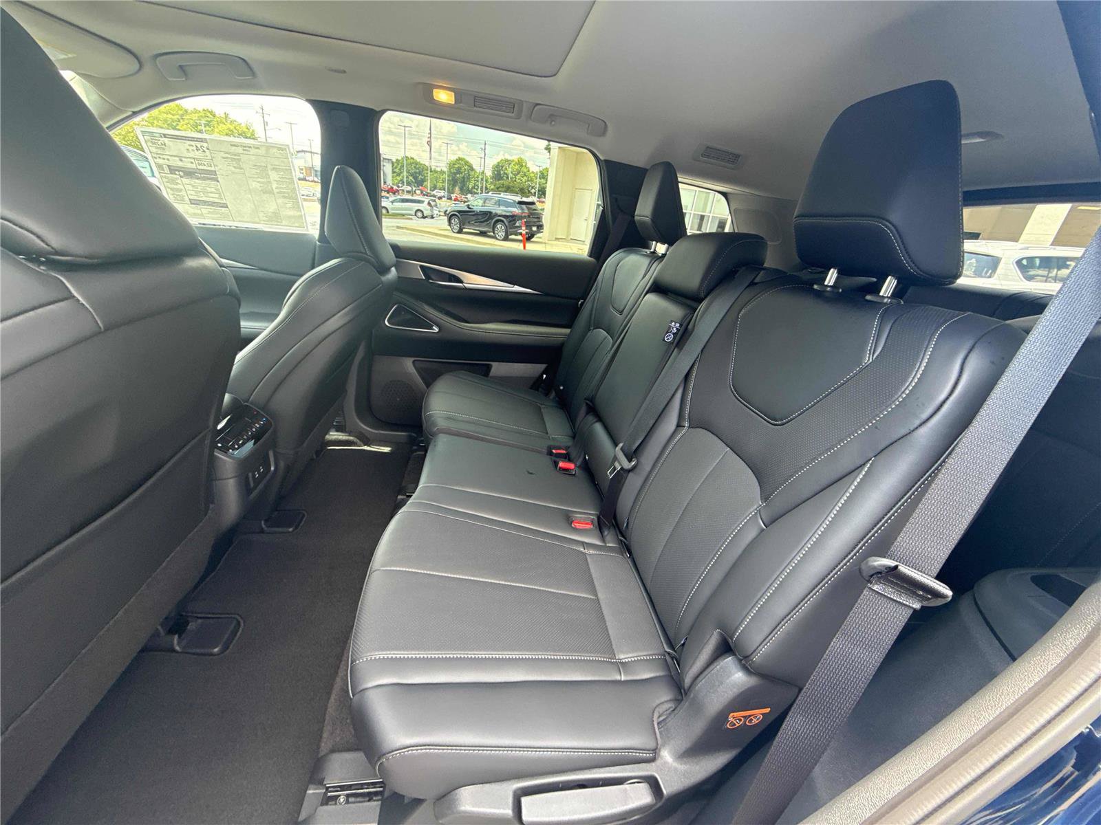 New 2027 INFINITI QX60 Luxe w/ Cargo Package FWD image 12