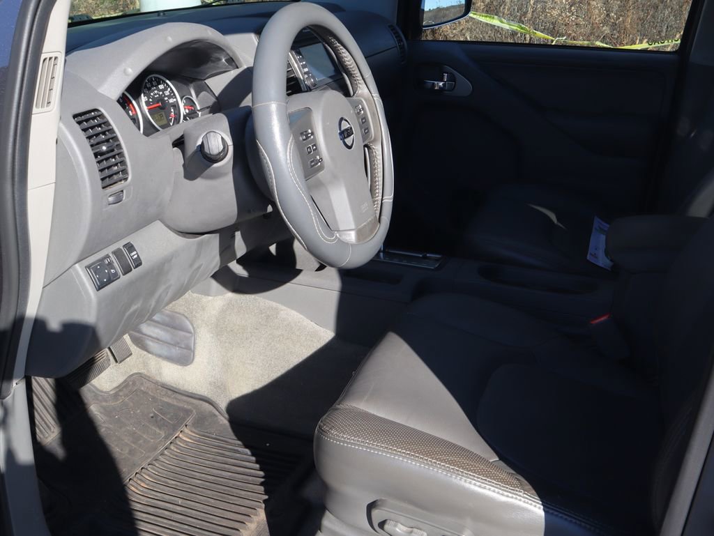 Used 2016 Nissan Frontier SL w/ Moonroof Package image 13