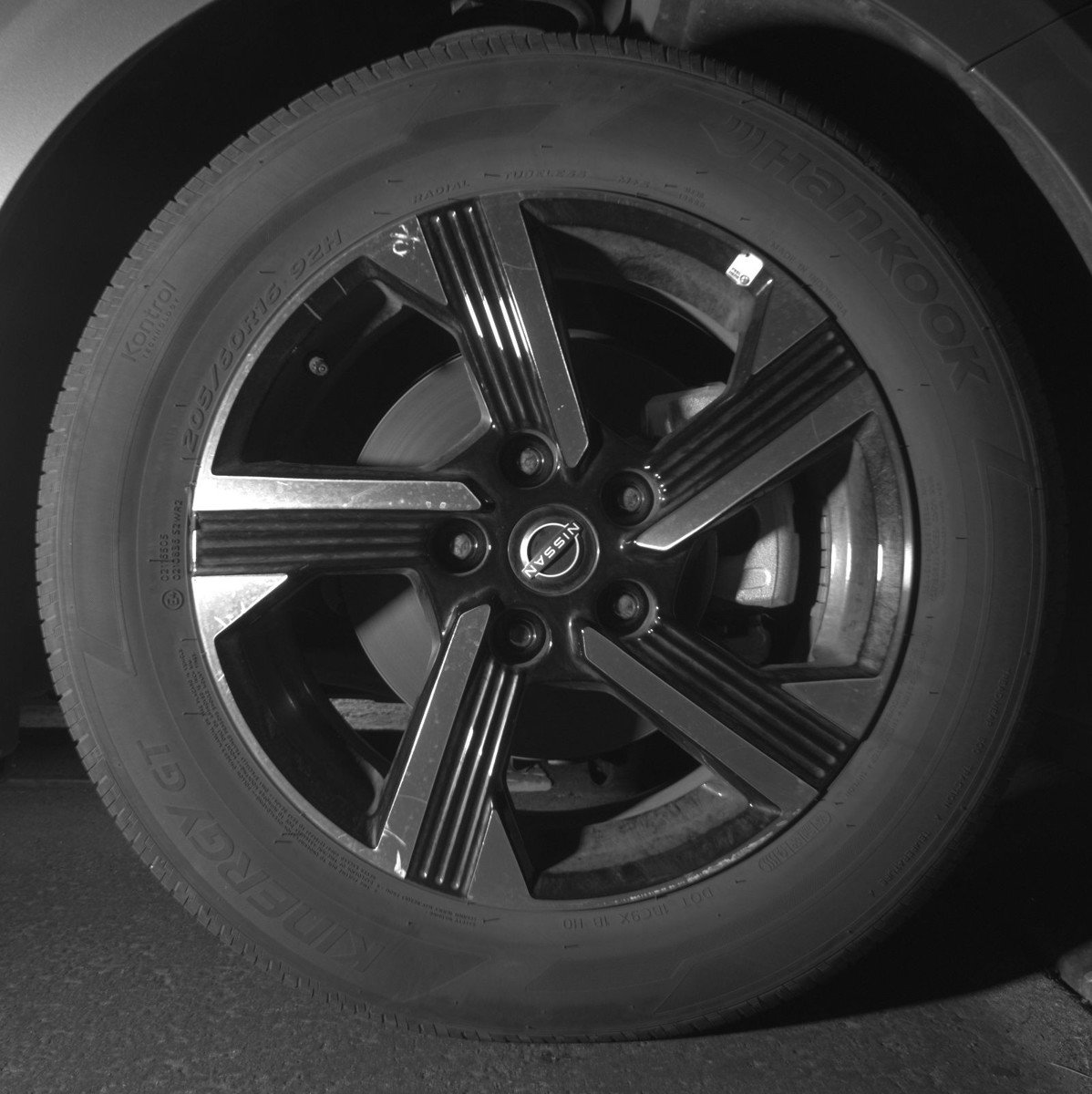 Used 2025 Nissan Sentra SV image 13