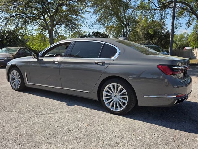 Used 2022 BMW 740i xDrive w/ Premium Package image 5