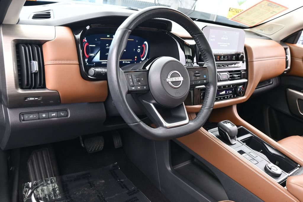 Used 2024 Nissan Pathfinder Platinum AWD/4WD image 14