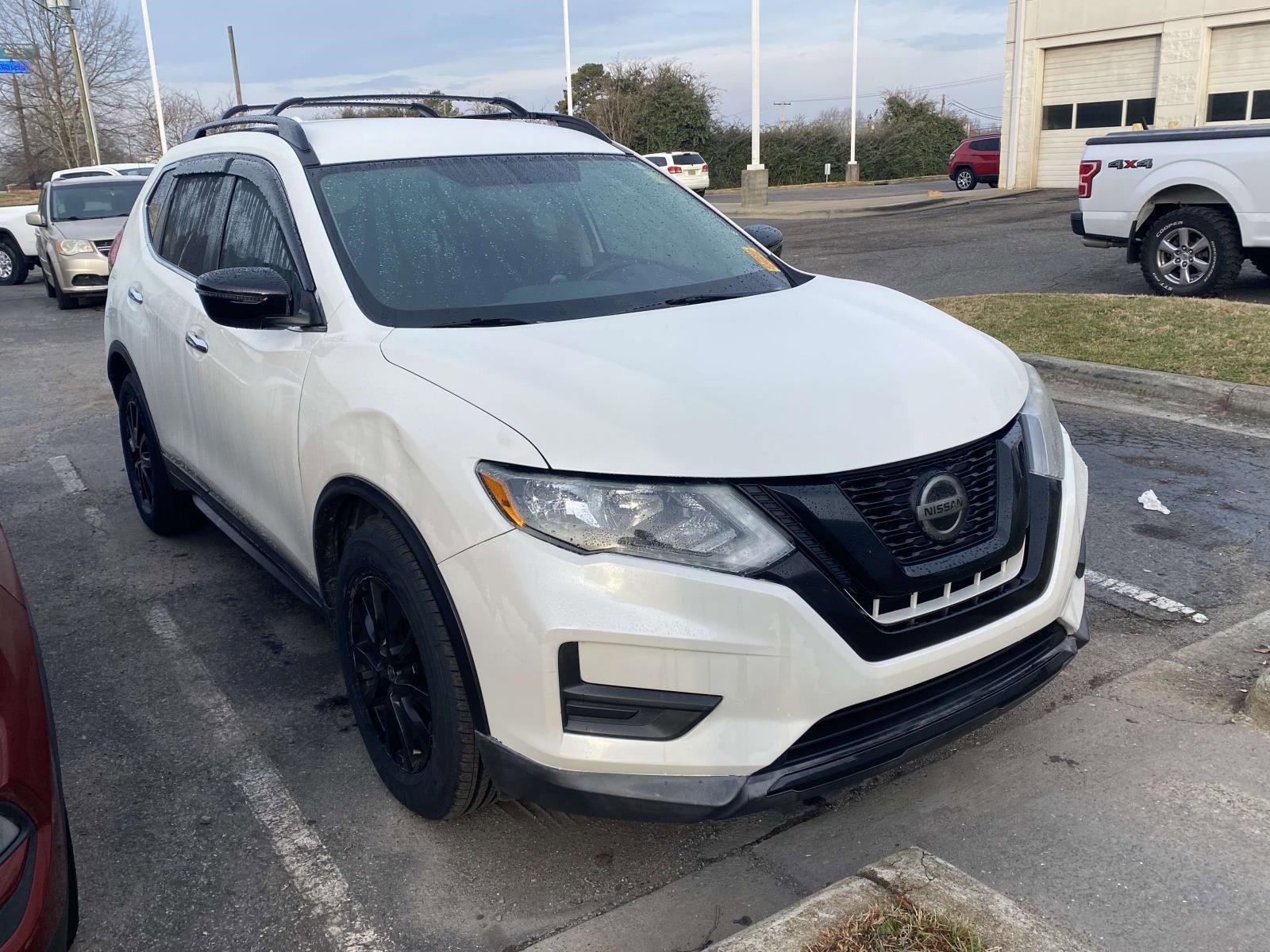 Used 2018 Nissan Rogue SV