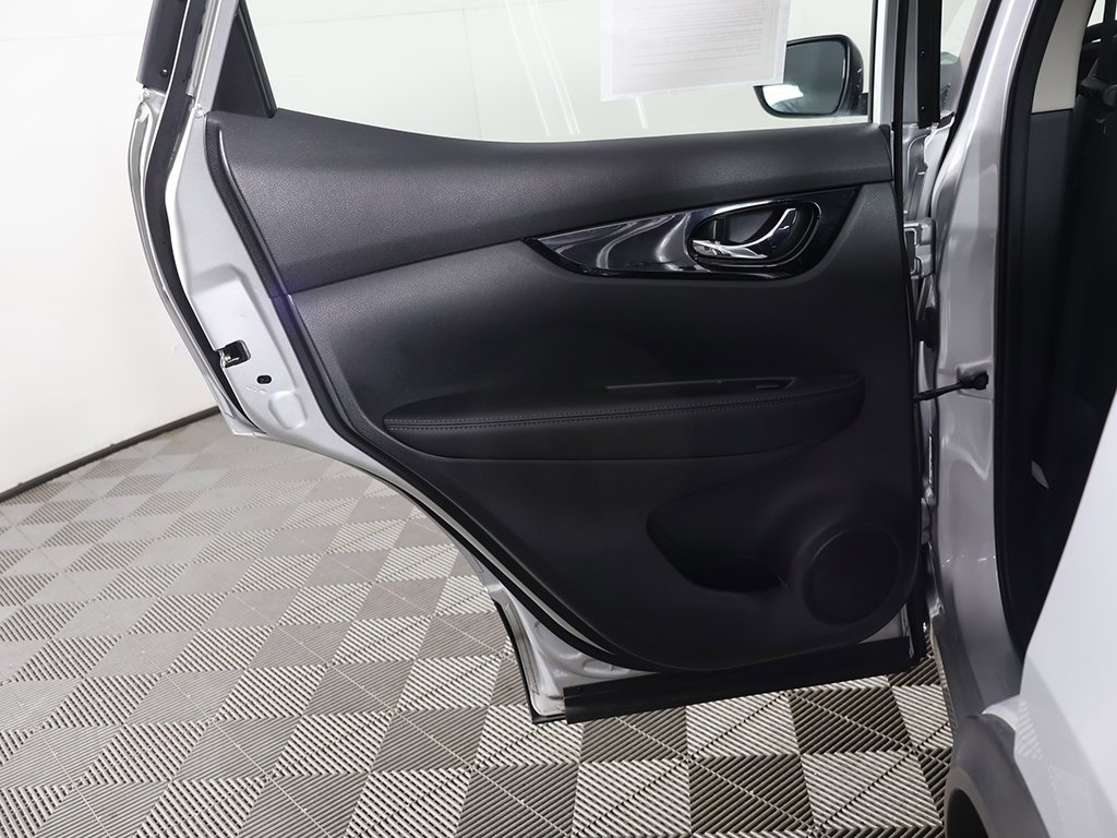 Used 2022 Nissan Rogue Sport SV image 22