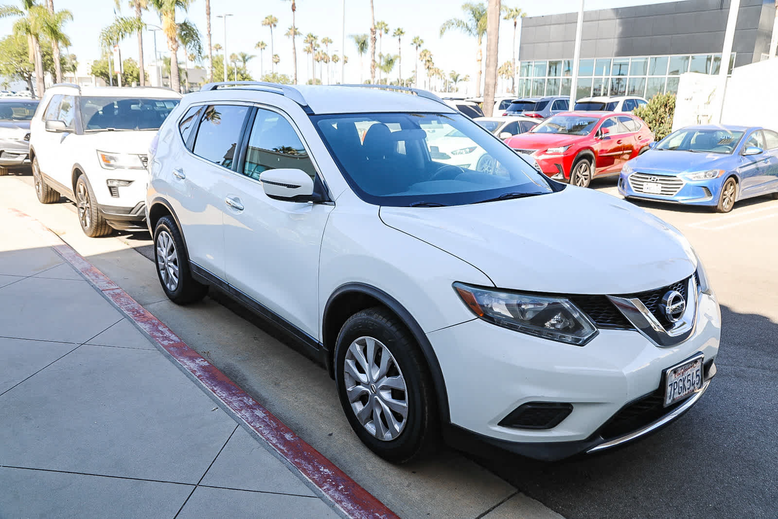 Used 2016 Nissan Rogue S w/ S Family Package FWD image 4