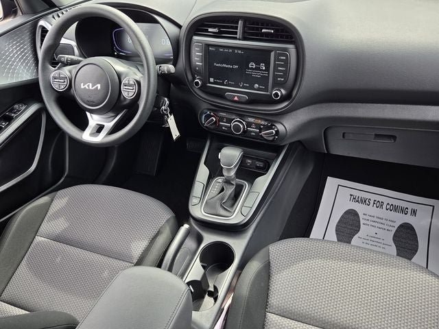 Used 2025 Kia Soul LX w/ LX Technology Package FWD image 14
