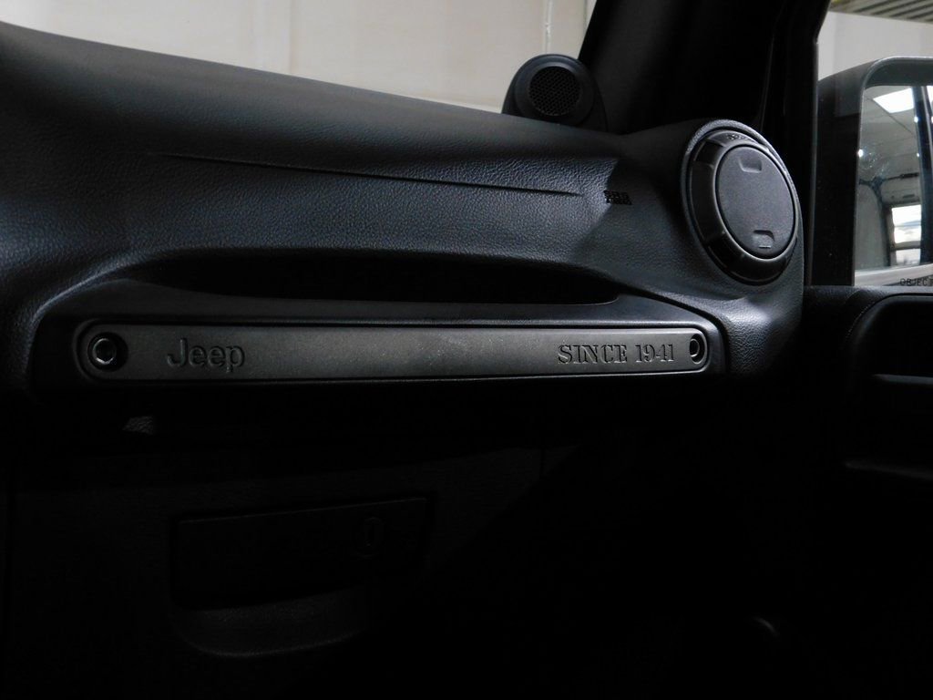 Used 2012 Jeep Wrangler Unlimited Sport image 66