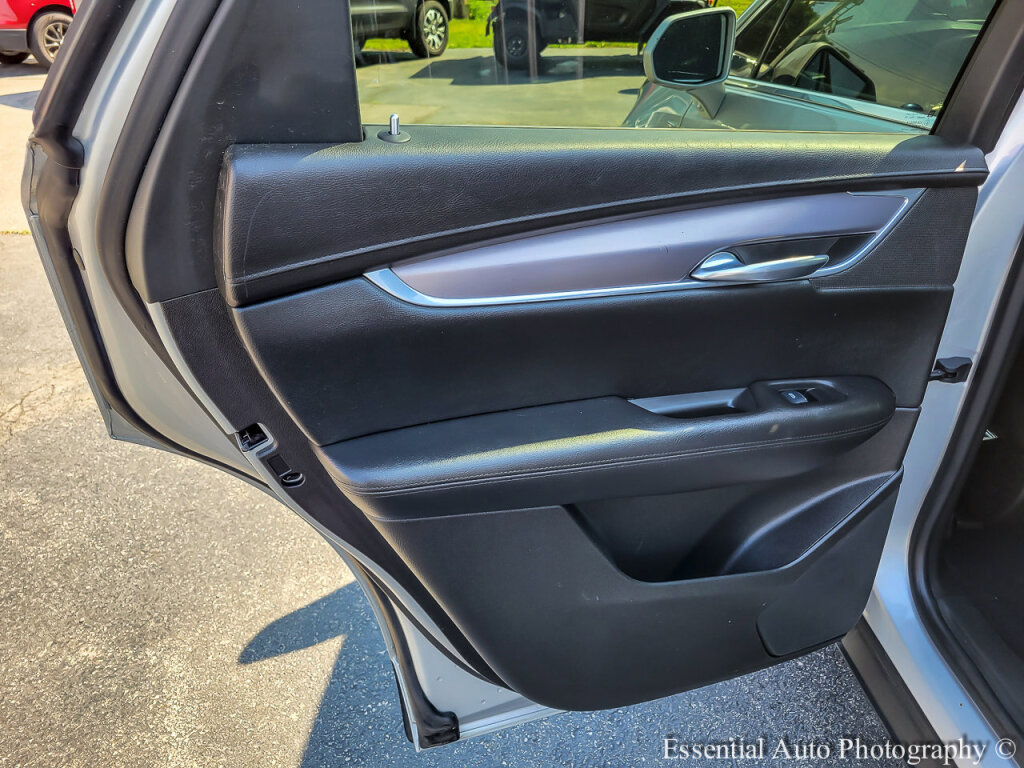 Used 2017 Cadillac XT5 Premium Luxury image 28