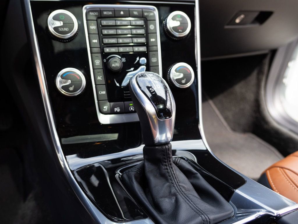 Used 2015 Volvo S60 T6 Platinum image 32