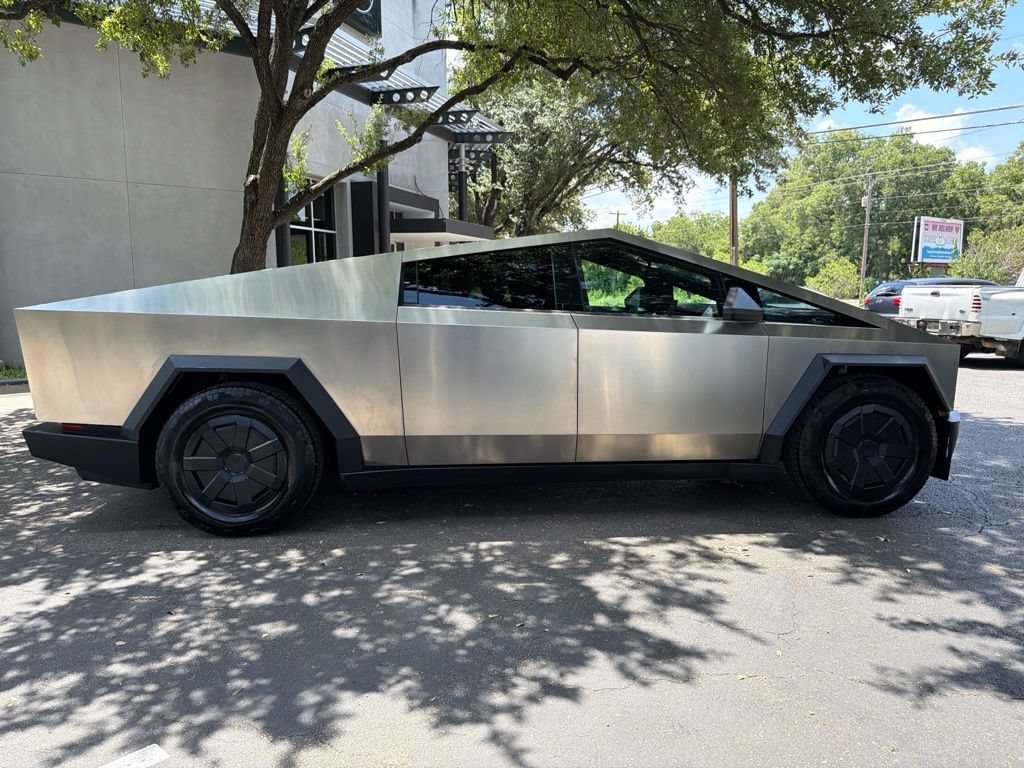 Used 2025 Tesla Cybertruck AWD Crew Cab image 8