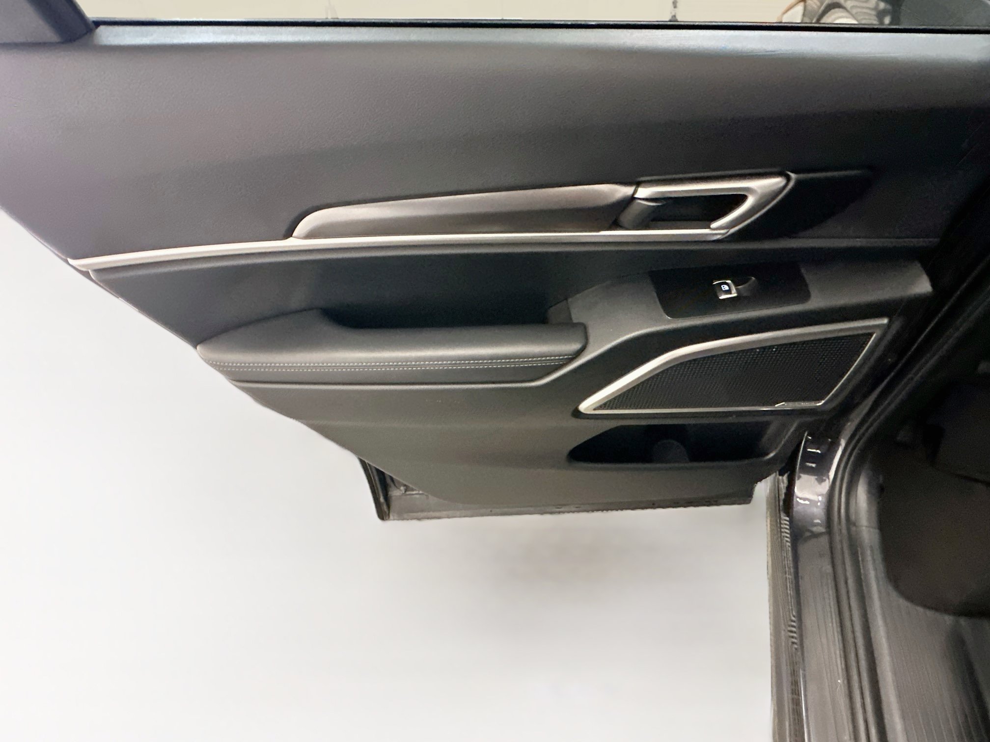 Used 2025 Kia Telluride S AWD/4WD image 27