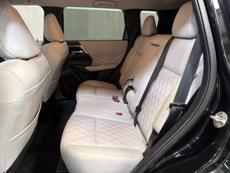 Used 2022 Mitsubishi Outlander SEL FWD image 30
