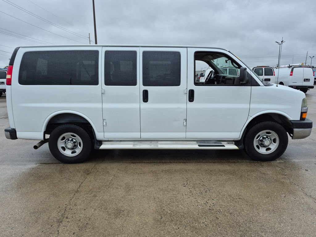 Used 2006 Chevrolet Express 3500 Passenger w/ LT Preferred Equipment Group RWD image 8