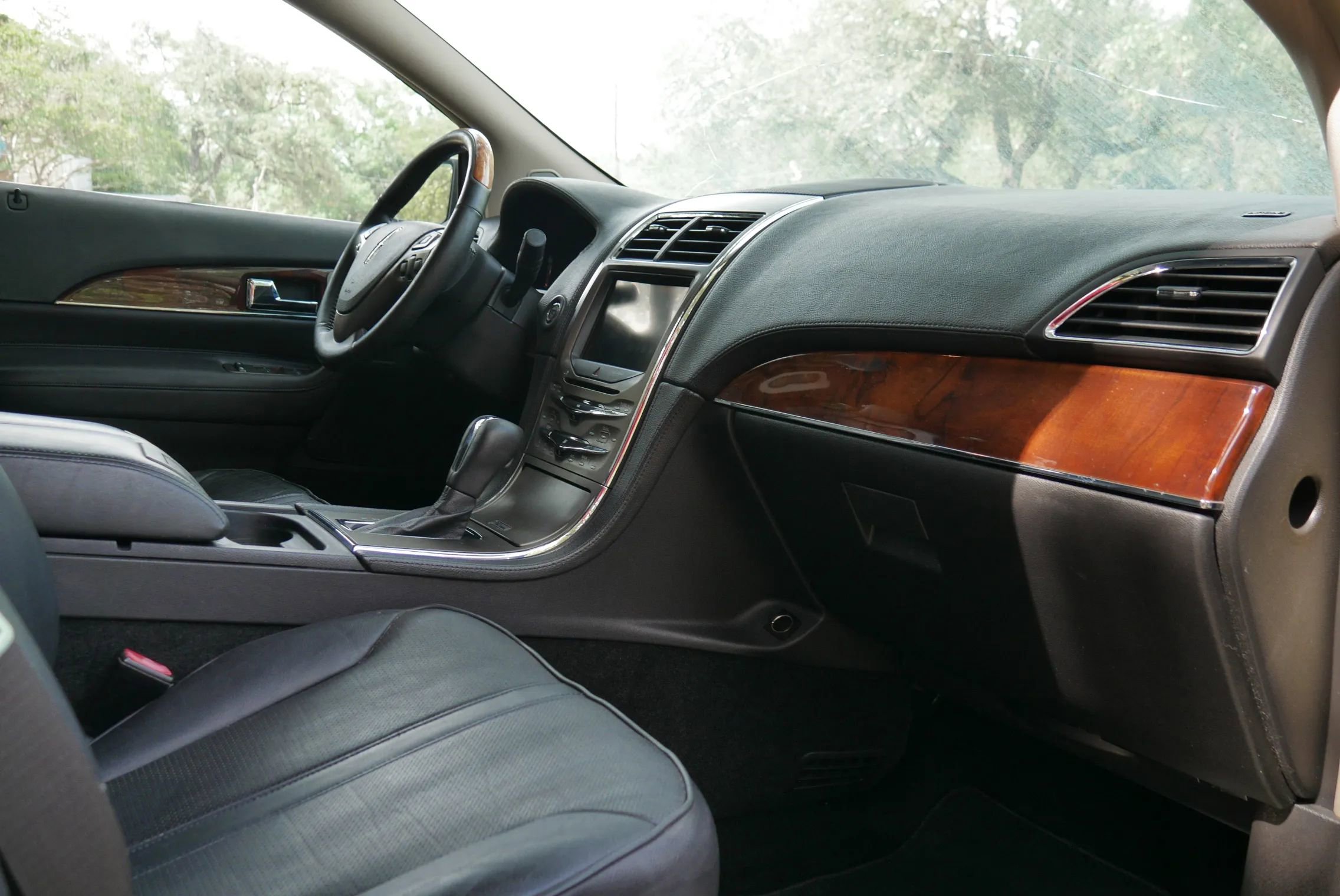 Used 2011 Lincoln MKX 2WD w/ 102A Rapid Spec Order Code image 18