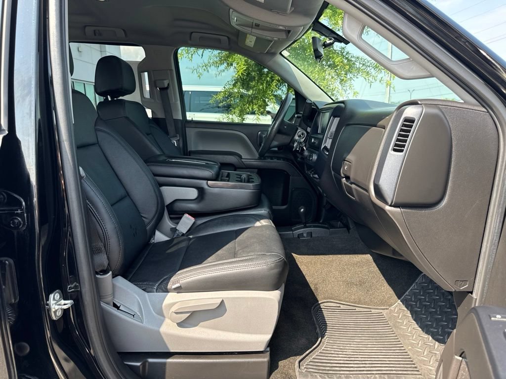 Used 2018 Chevrolet Silverado 1500 Custom w/ Custom Value Package AWD/4WD image 15