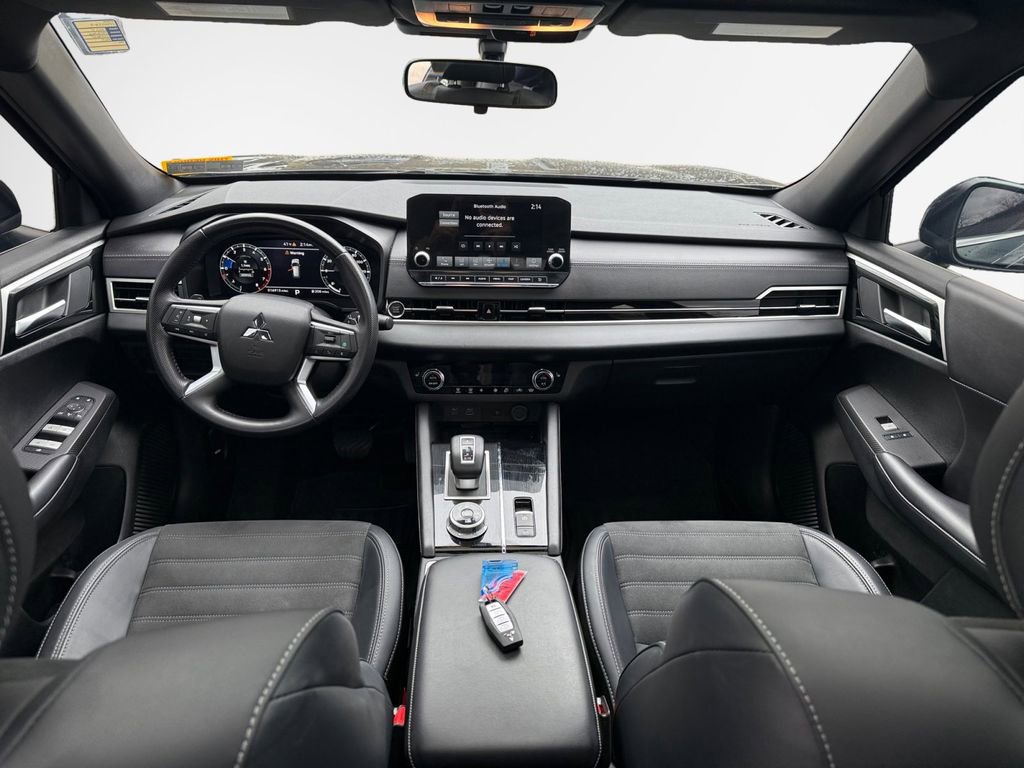 Used 2024 Mitsubishi Outlander SE Black Edition image 22