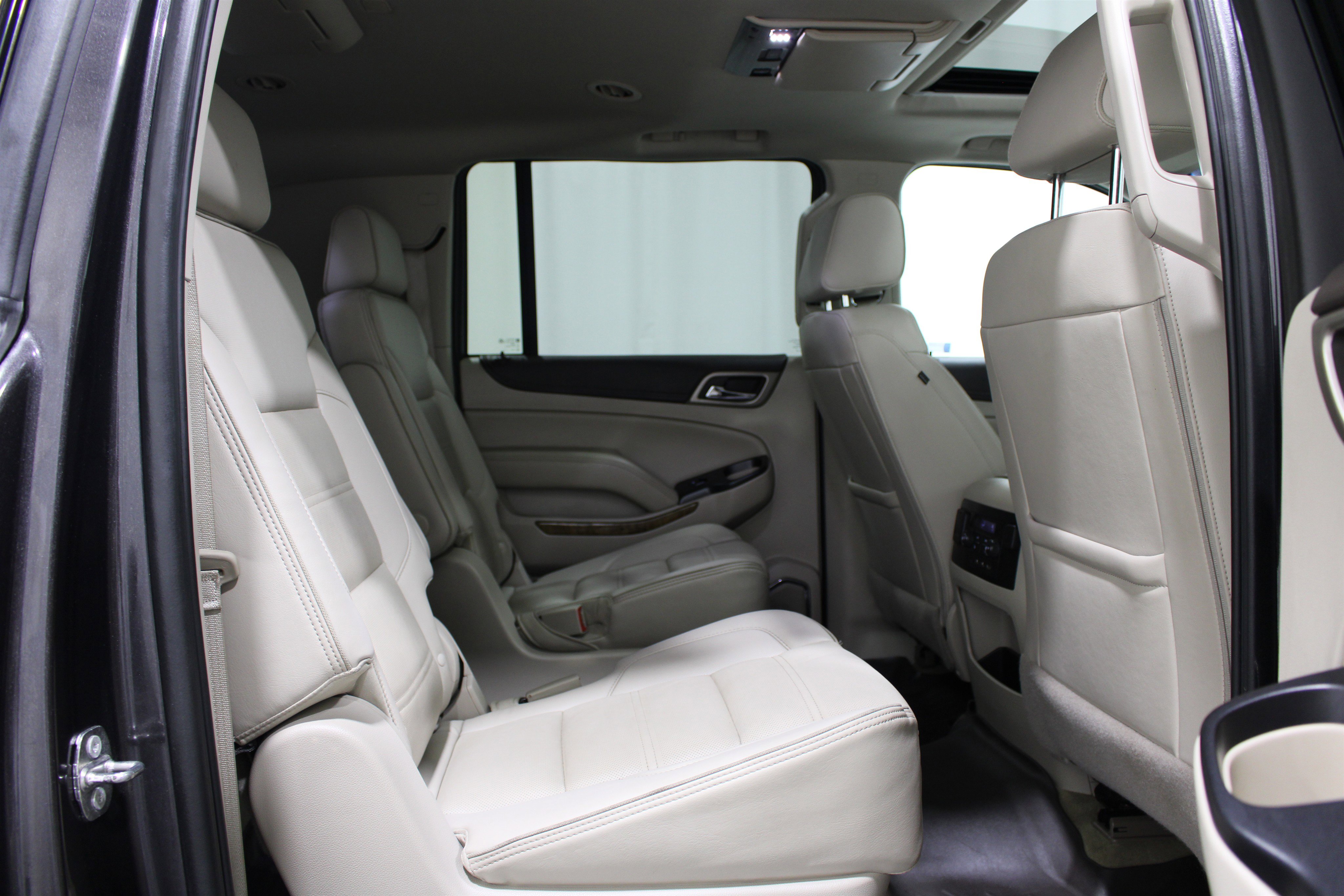 Used 2017 GMC Yukon XL Denali w/ Open Road Package image 30