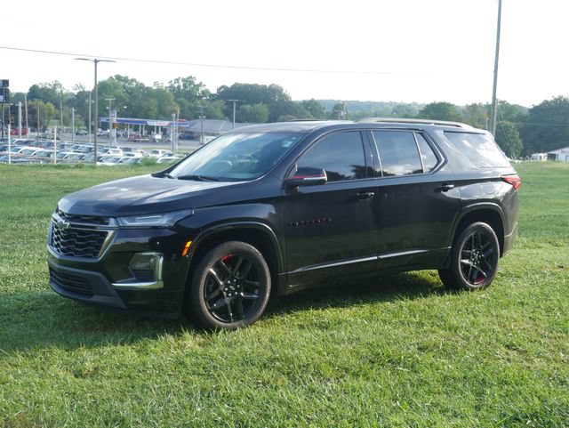 Used 2024 Chevrolet Traverse Premier w/ Redline Edition AWD/4WD image 2