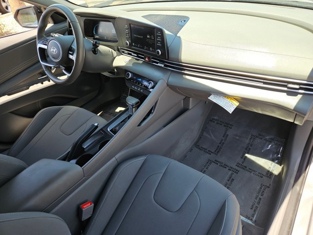 Used 2025 Hyundai Elantra Sport FWD image 24