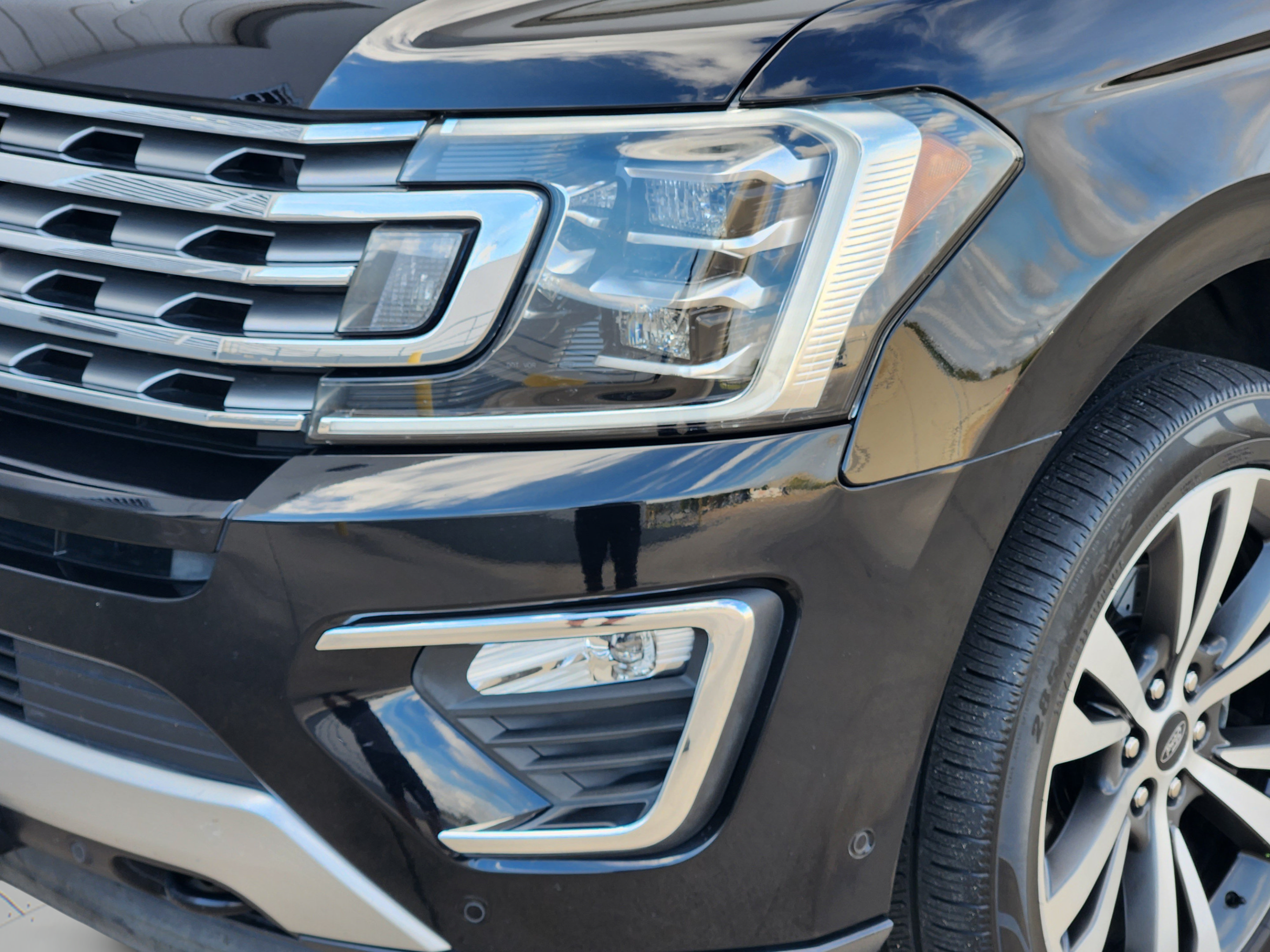 Used 2020 Ford Expedition Max Limited w/ Equipment Group 302A AWD/4WD image 35