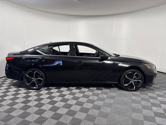 Used 2024 Nissan Altima 2.5 SR image 9