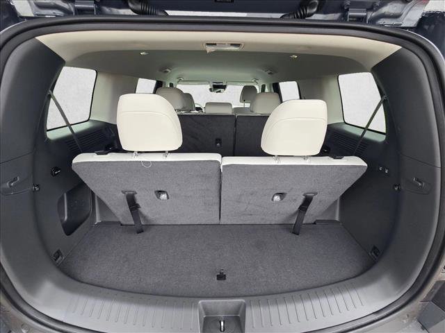 Used 2026 Hyundai Santa Fe SEL FWD image 7