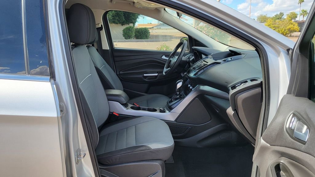 Used 2015 Ford Escape SE image 17