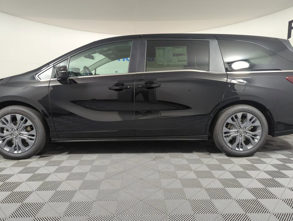New 2026 Honda Odyssey Touring image 2