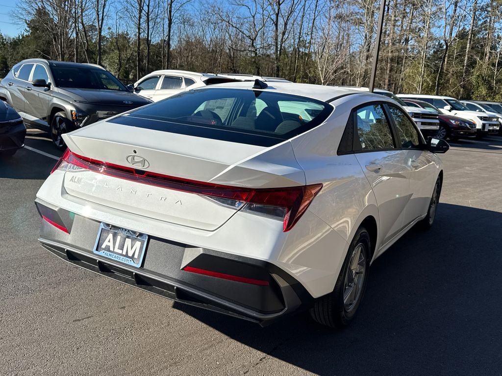New 2026 Hyundai Elantra SE image 5