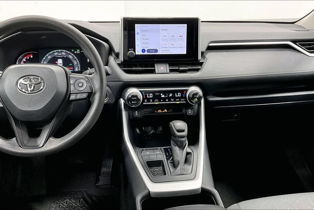 Used 2025 Toyota RAV4 XLE FWD image 7