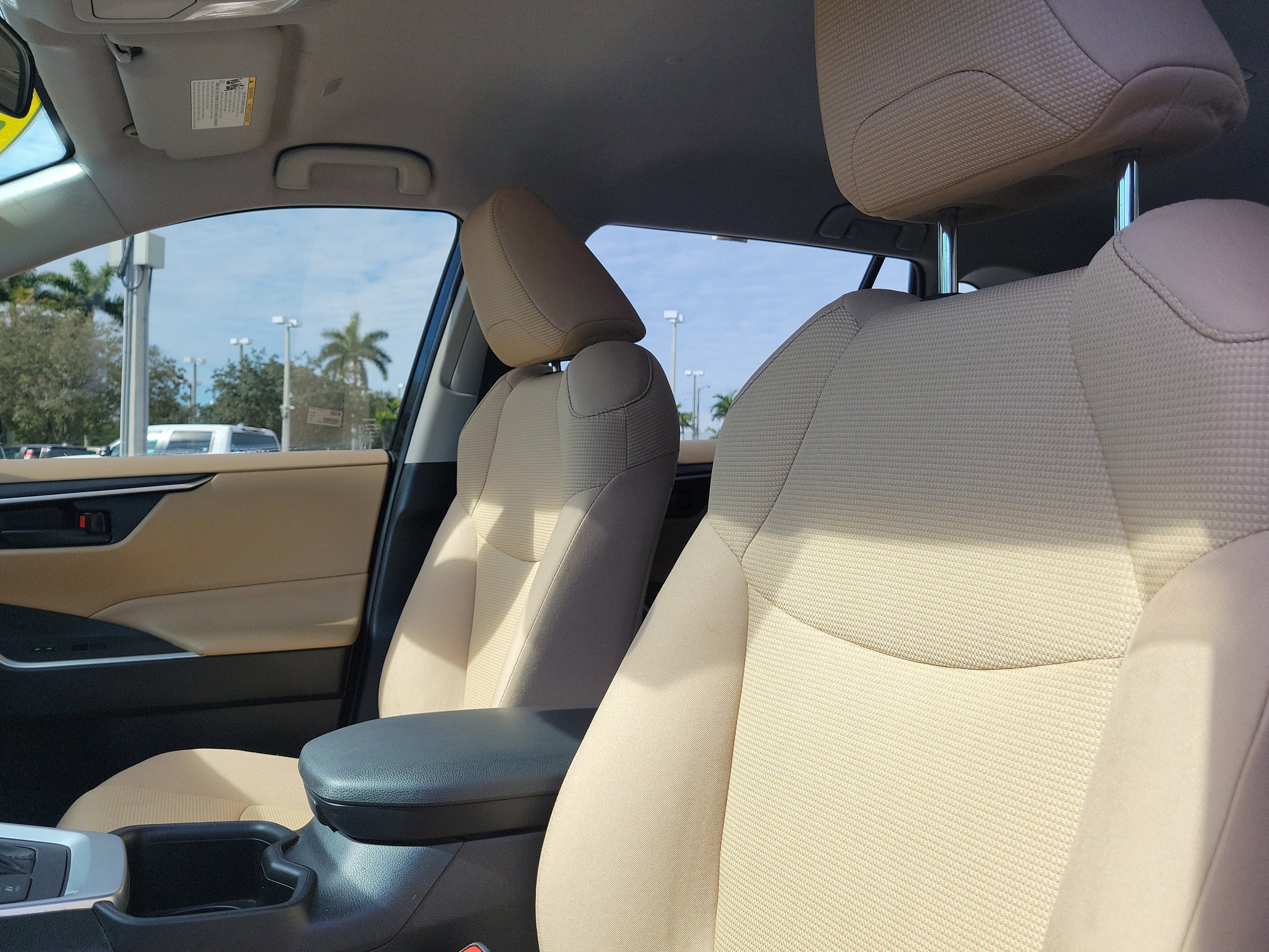 Used 2023 Toyota RAV4 LE image 19