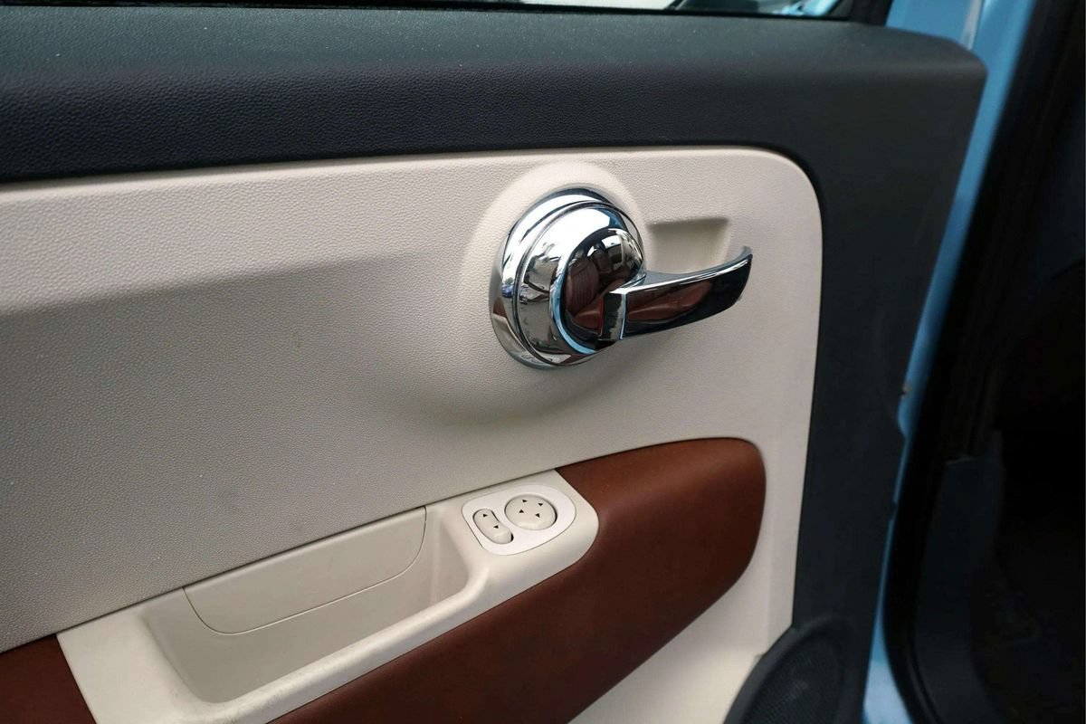 Used 2019 FIAT 500 Lounge FWD image 19
