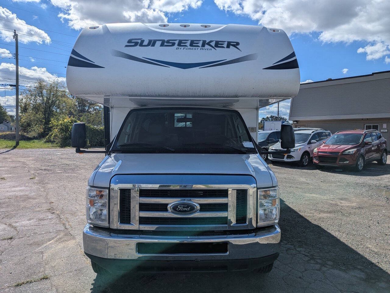 Used 2018 Ford E-450 and Econoline 450 Super Duty w/ Motorhome Prep Package RWD image 2