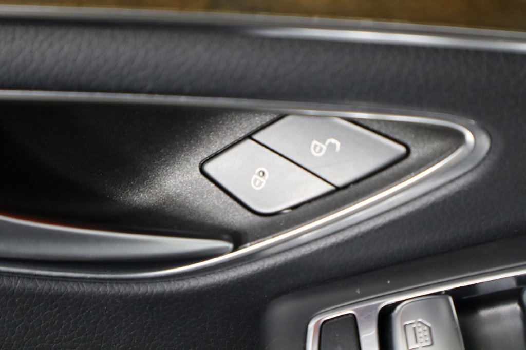 Used 2016 Mercedes-Benz S 550 4MATIC Sedan image 22