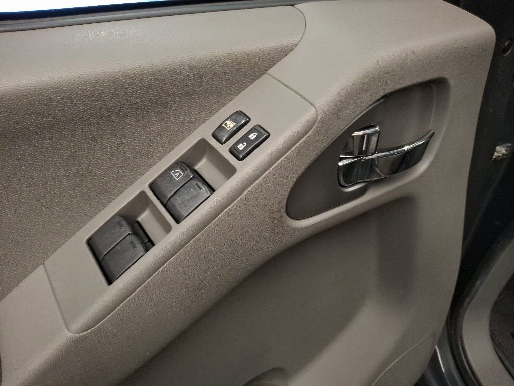 Used 2014 Nissan Frontier SV AWD/4WD image 16