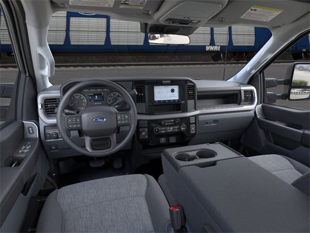 New 2026 Ford F350 4x4 Crew Cab DRW Super Duty image 9