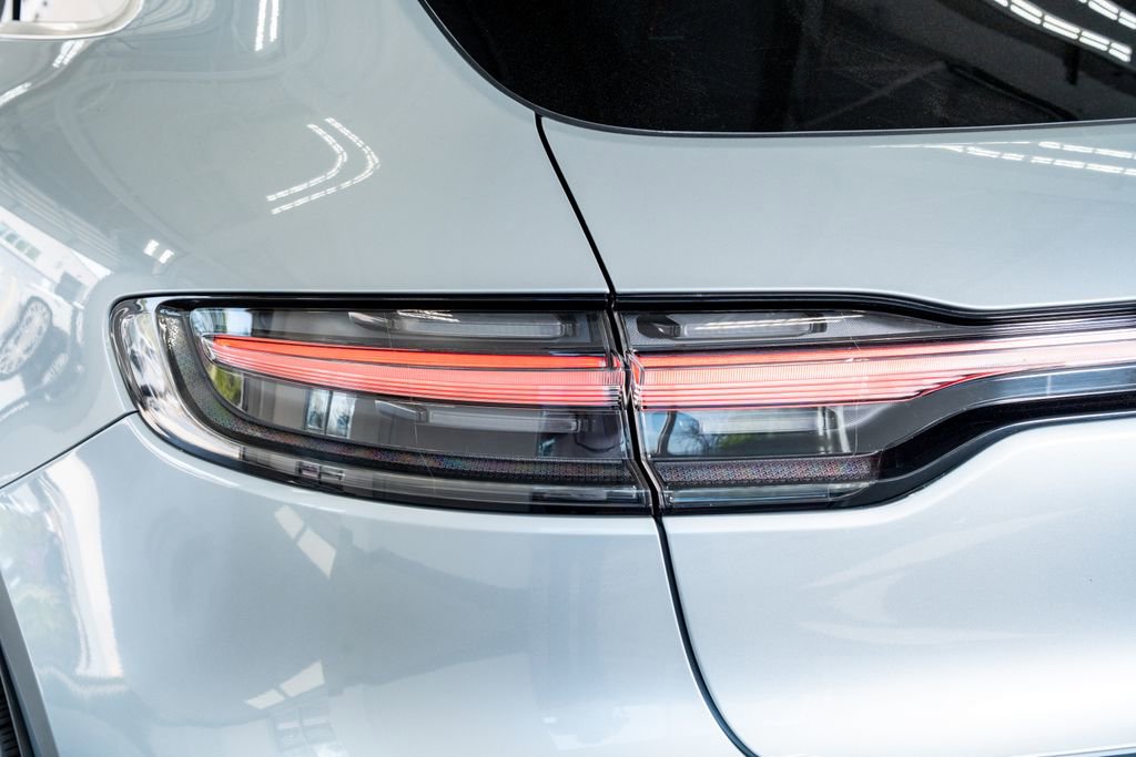 Used 2023 Porsche Macan S image 24