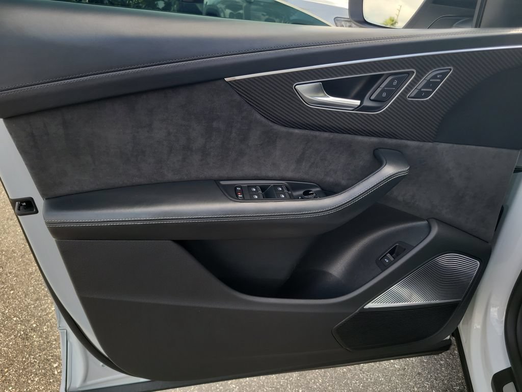 Used 2022 Audi RS Q8 AWD/4WD image 17