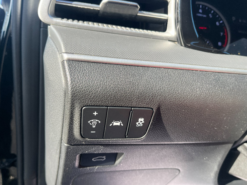 Used 2021 Kia K5 LXS image 26