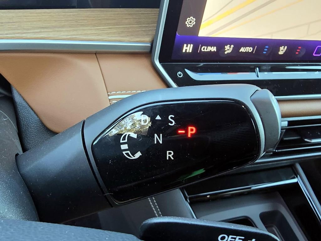 New 2026 Volkswagen Tiguan SEL R-Line image 12