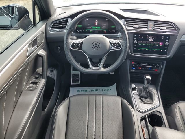 Used 2024 Volkswagen Tiguan SE R-Line image 19
