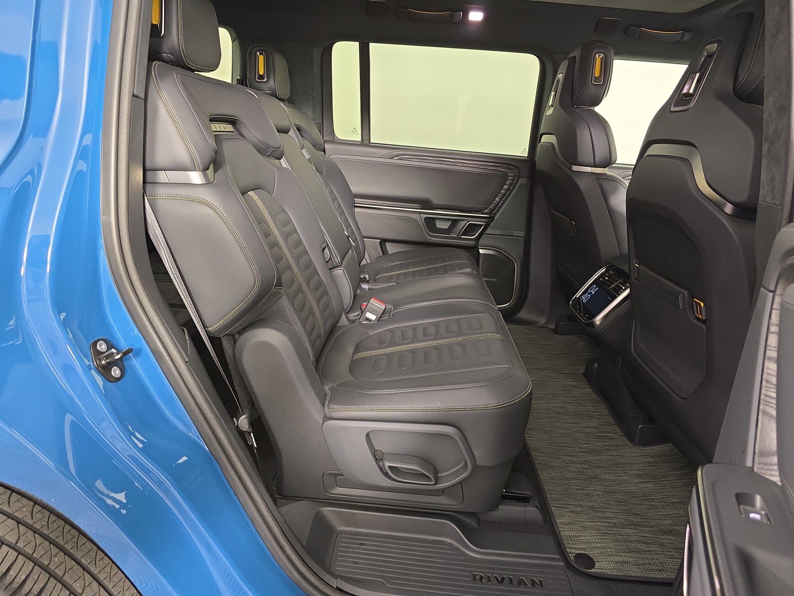 Used 2022 Rivian R1S Launch Edition image 23