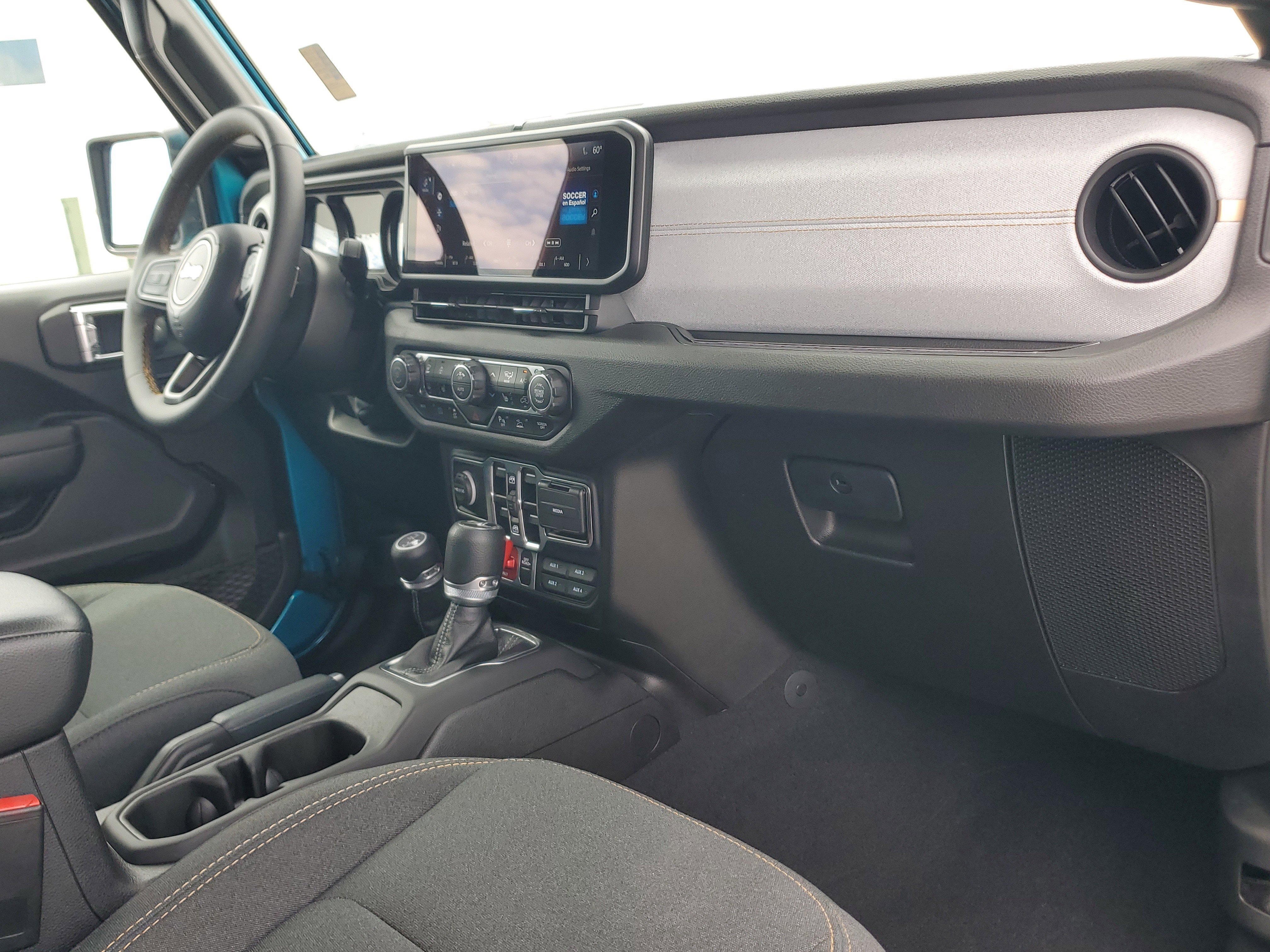 Used 2024 Jeep Wrangler Unlimited AWD/4WD image 18