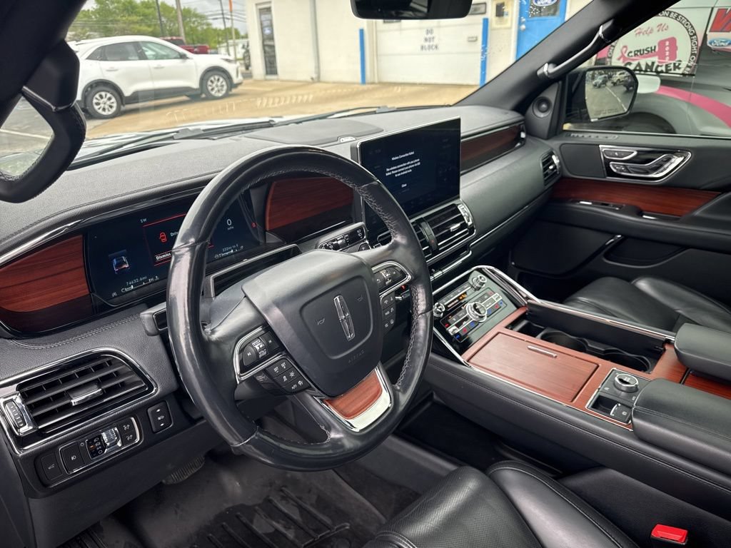 Used 2022 Lincoln Navigator Reserve AWD/4WD image 18