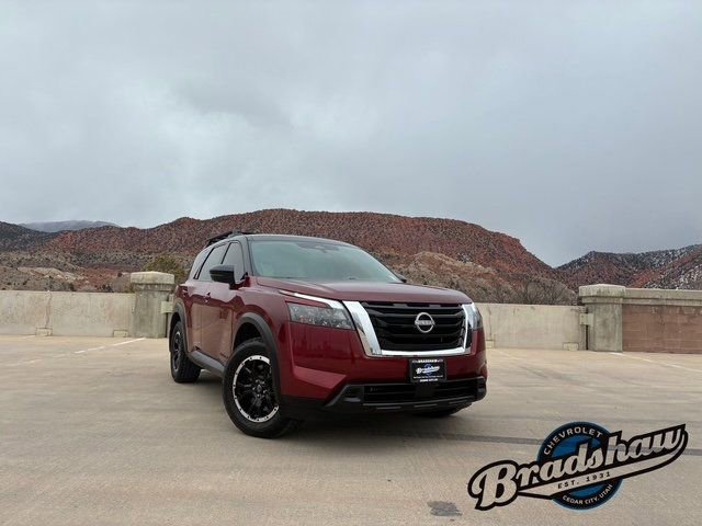 Used 2024 Nissan Pathfinder Rock Creek AWD/4WD image 2