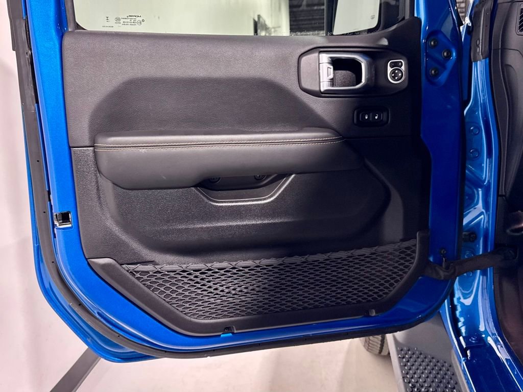 Used 2024 Jeep Wrangler Unlimited Sahara w/ Technology Group image 13