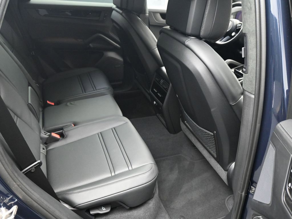 Certified 2026 Porsche Cayenne GTS image 10
