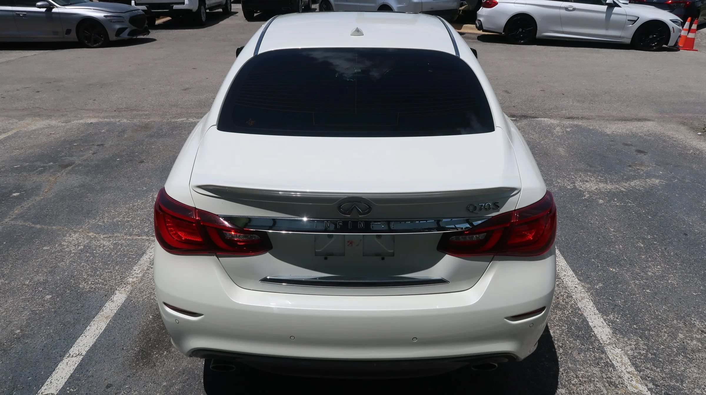 Used 2019 INFINITI Q70 Luxe w/ Sport Package RWD image 11
