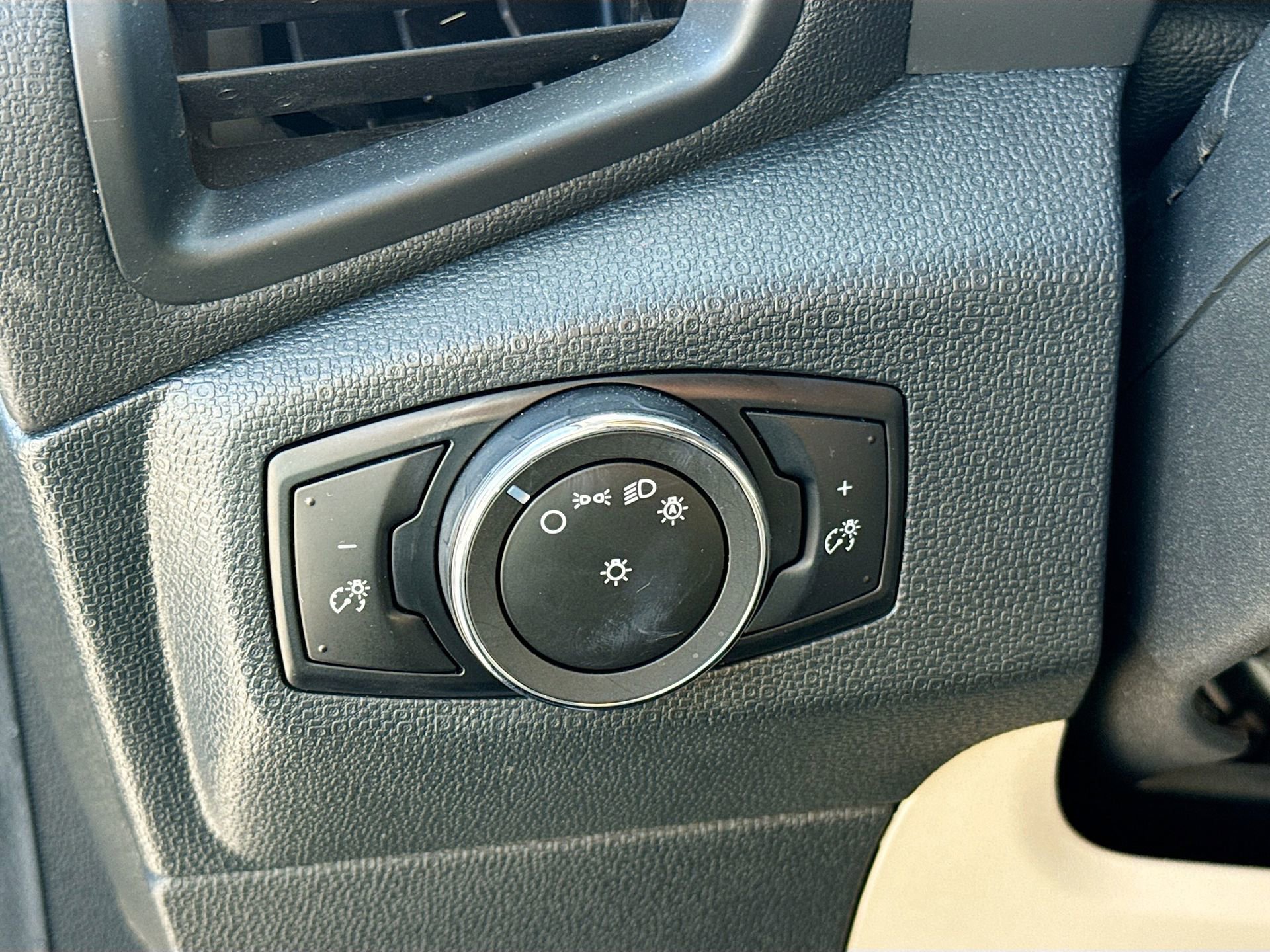 Used 2021 Ford EcoSport S image 34