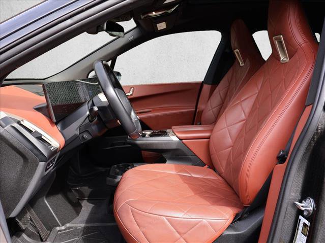 Used 2023 BMW iX xDrive50 w/ Sport Package image 19
