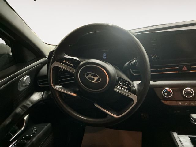 Used 2024 Hyundai Elantra SE image 13